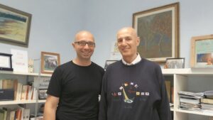 Il direttore della Caritas Giuseppe Chiodaroli con (a destra) Francesco Millione, referente dell’Area Mondialità, Emergenze e Giovani