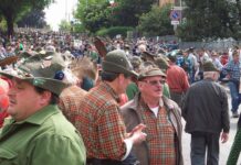 Alpini, negozianti preoccupati dalla possibile “fuga” dei piacentini dalla città. I “consigli” da Bergamo e Bolzano