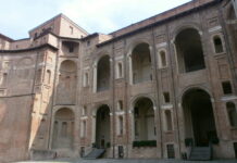 BAMBINI A CACCIA DI MOSTRI A PALAZZO FARNESE Palazzo Farnese
