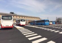 Stazione corriere in via dei Pisoni, esordio caos: disagi e proteste