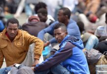 Accoglienza migranti, Movimento 5 stelle: “Comuni abbandonati dal Governo”