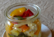 Giardiniera di verdure, conserve di stagione
