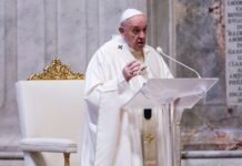 Migranti, Papa Francesco: “Non immaginate l’inferno che si vive in Libia, il benessere ci ha reso insensibili”