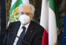 Mattarella: “Vaccinarsi è un dovere, si vince e si perde insieme”