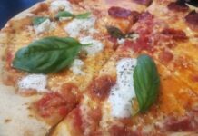 Alla pizzeria da asporto “Regina Margherita” lievito madre e farina di kamut: la pizza è biologica