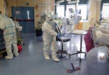 Esplode il numero dei contagi: nel Piacentino 699 in un giorno, oltre 10mila in regione. Ancora due pazienti in terapia intensiva