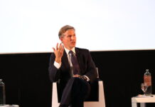 Alec Ross “La crisi ci faccia ripensare il nostro futuro, servono alternative energetiche”