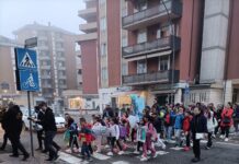 Pedibus a ritmo di Jazz per promuovere la seconda linea della primaria De Amicis