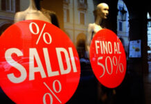 Saldi invernali 2023 al via: 7 italiani su 10 interessati ad acquistare, budget medio 160 euro a persona