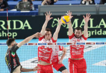 Gas Sales Bluenergy Volley Piacenza avanti di due punti, ma in rimonta vince la Cucine Lube Civitanova e fortifica il quarto posto.