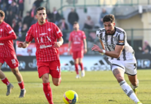 SCRITTO CON I PIEDI – La Juventus Next Gen divora i Biancorossi – Arriva un’altra sconfitta senza attenuanti.