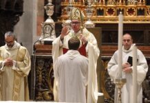 Natale, le omelie del vescovo mons. Adriano Cevolotto: “La Chiesa nasce a Betlemme, Dio ci apre all’accoglienza”