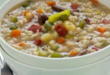 ZUPPA D’ORZO PATATE E SPECK