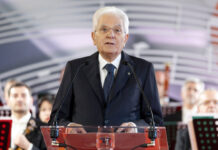 Mattarella: “In Italia una diffusa tempesta di fake news russe”