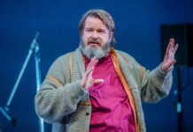 Giuseppe Battiston al Teatro Municipale con “La valigia” di Dovlatov il 13 e il 14 novembre