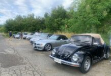 Sfilata d’epoca sulle colline piacentine: il saluto estivo del Club Veicoli Storici Piacenza